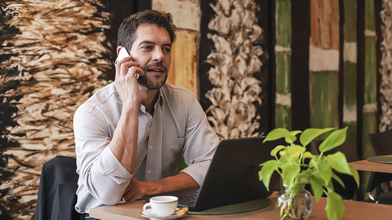 Chef preparando prato